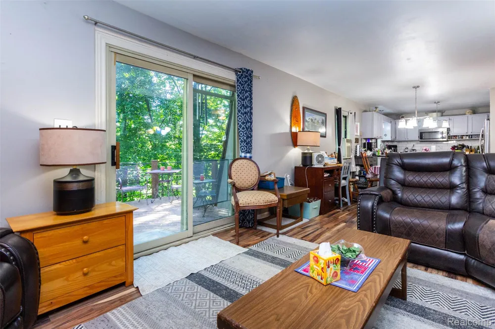 9405 SPICER ROAD Green Oak Township, MI 48116