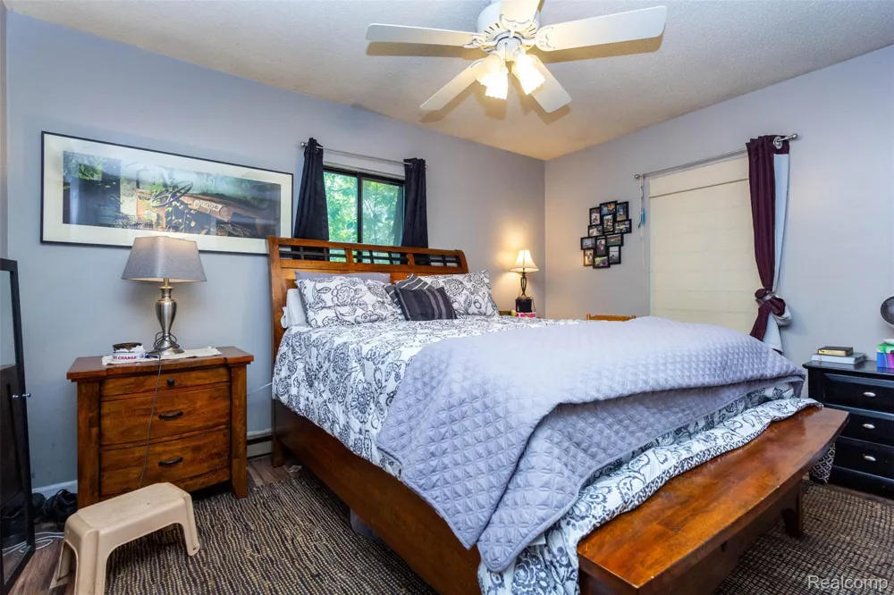 9405 SPICER ROAD Green Oak Township, MI 48116