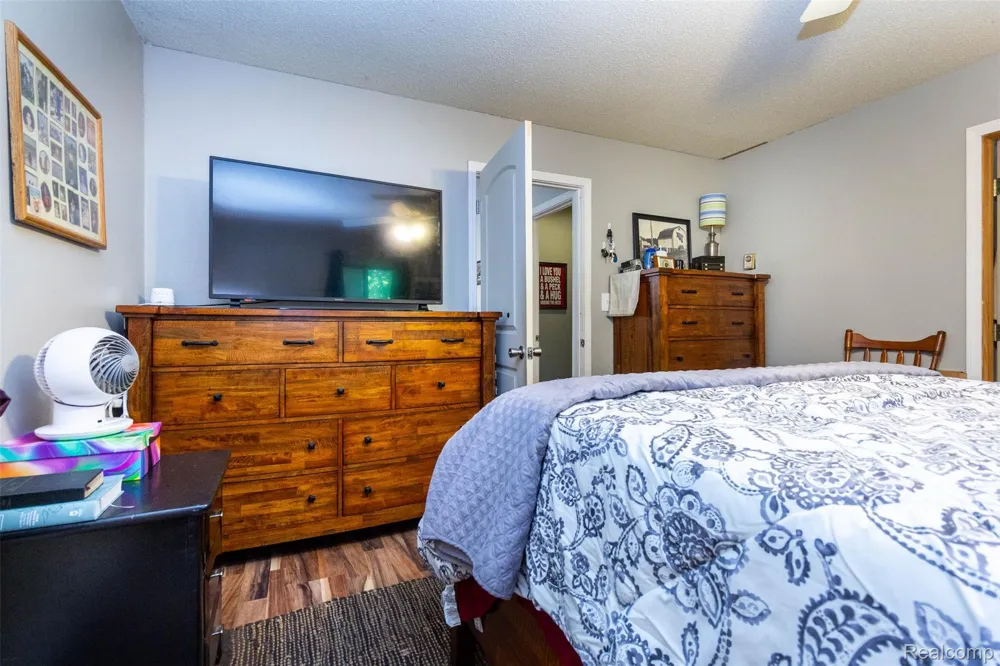 9405 SPICER ROAD Green Oak Township, MI 48116