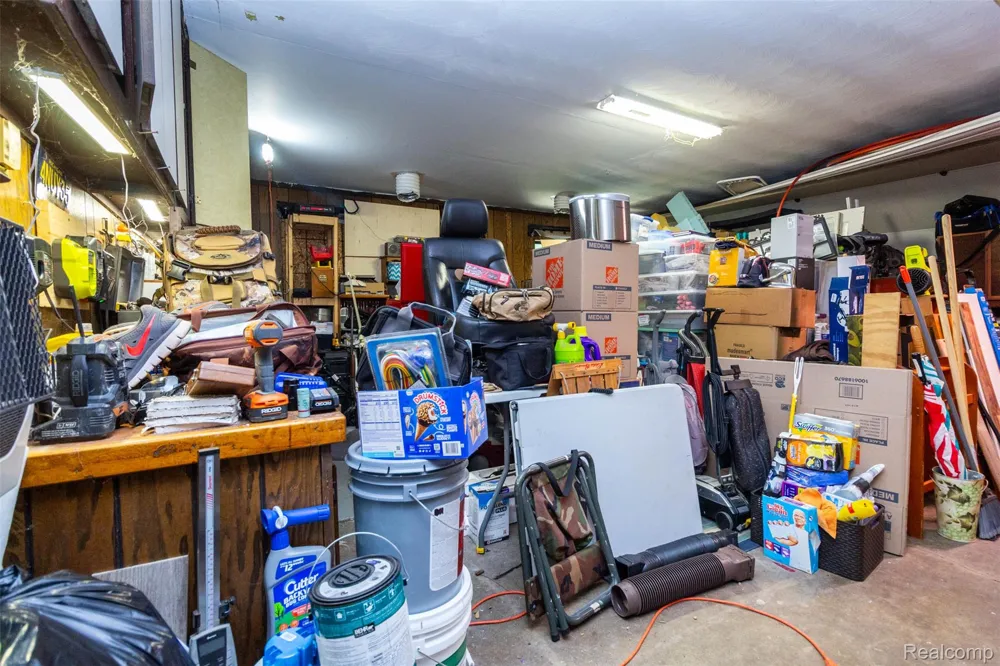 9405 SPICER ROAD Green Oak Township, MI 48116