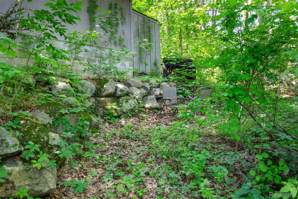 9405 SPICER ROAD Green Oak Township, MI 48116