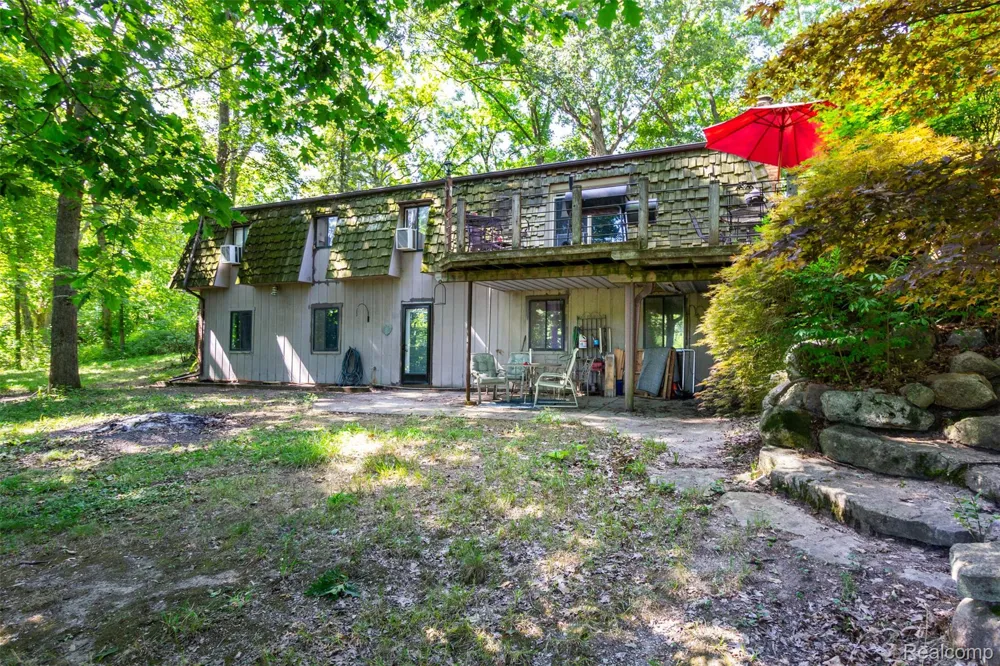 9405 SPICER ROAD Green Oak Township, MI 48116