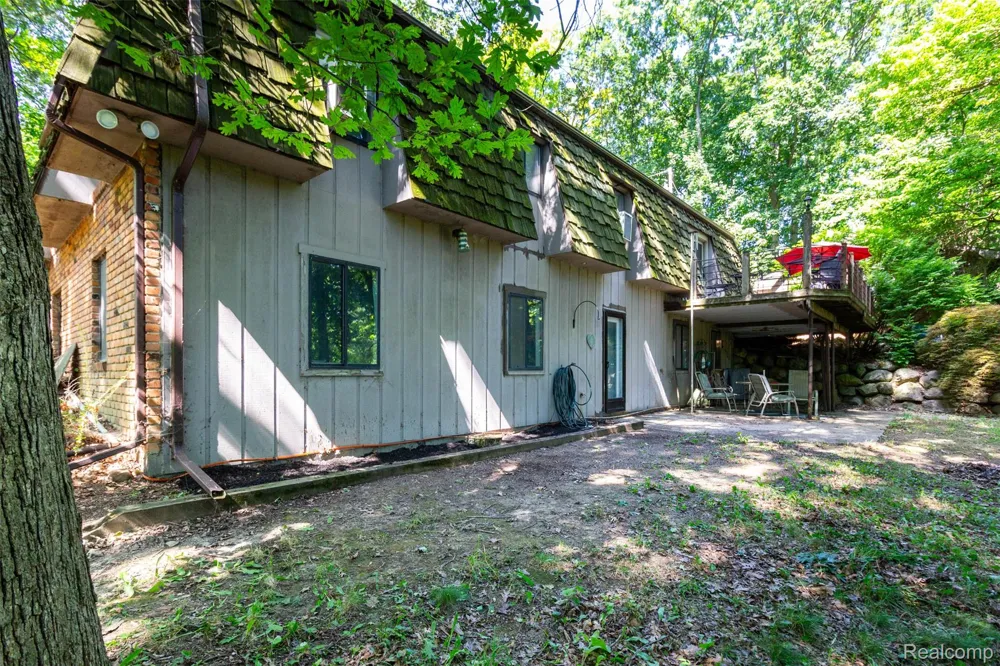 9405 SPICER ROAD Green Oak Township, MI 48116