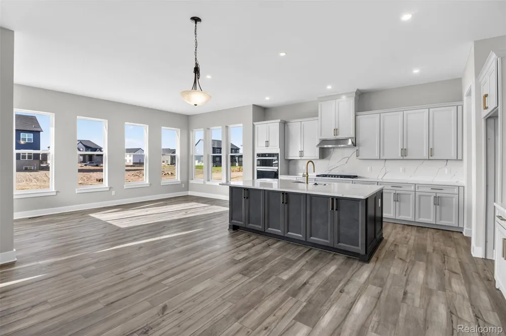 2417 Provencal Drive Commerce Charter Township, MI 48382