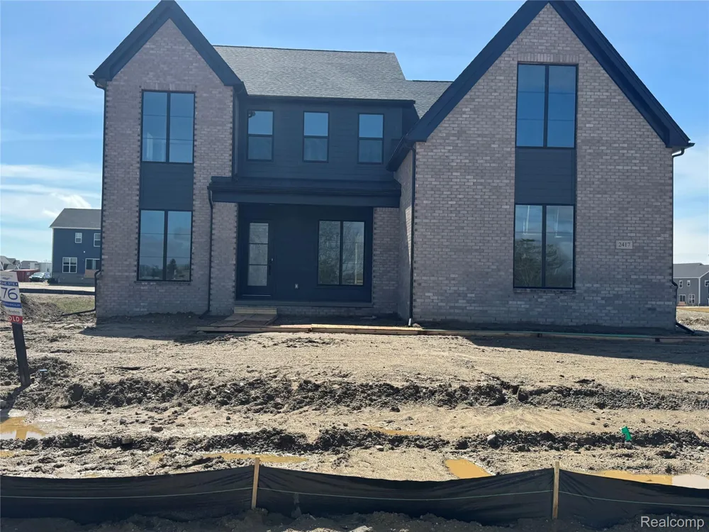2417 Provencal Drive Commerce Charter Township, MI 48382