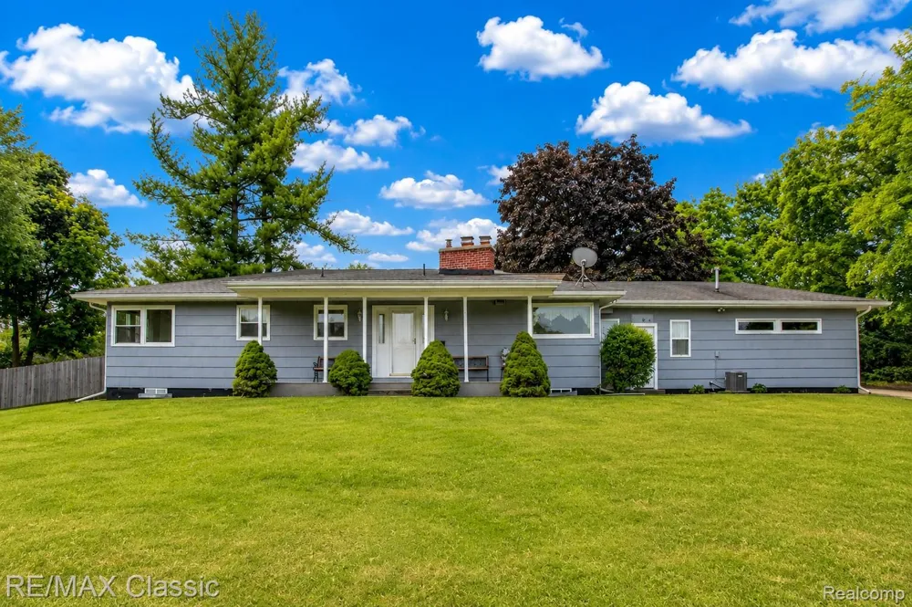 10268 7 Mile Road Salem Township, MI 48167