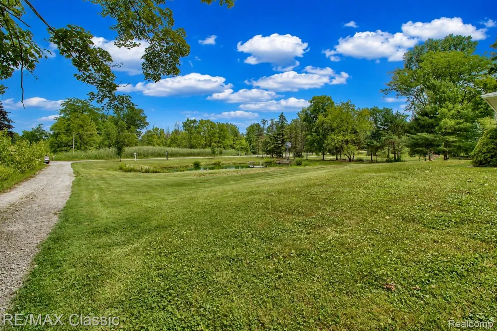 10268 7 Mile Road Salem Township, MI 48167