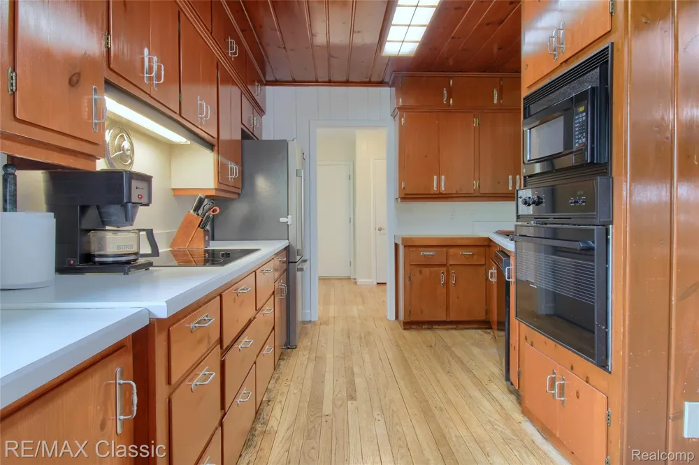 10268 7 Mile Road Salem Township, MI 48167
