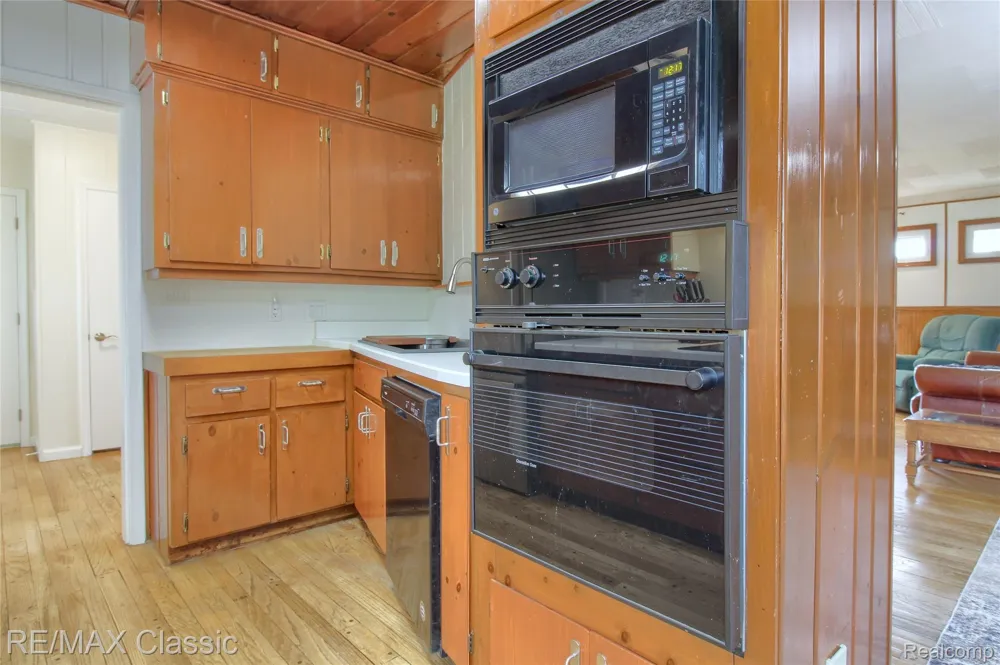 10268 7 Mile Road Salem Township, MI 48167