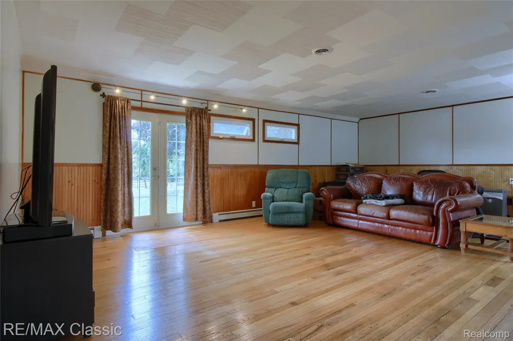 10268 7 Mile Road Salem Township, MI 48167