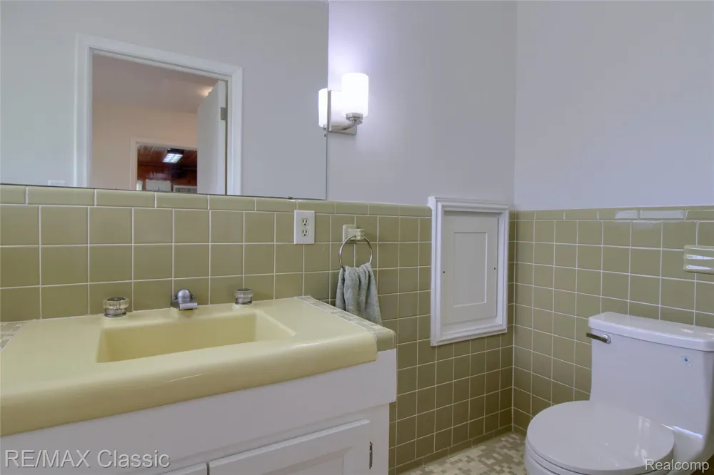 10268 7 Mile Road Salem Township, MI 48167