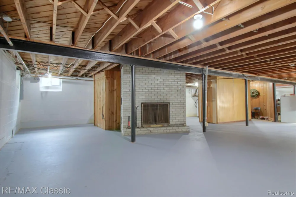 10268 7 Mile Road Salem Township, MI 48167
