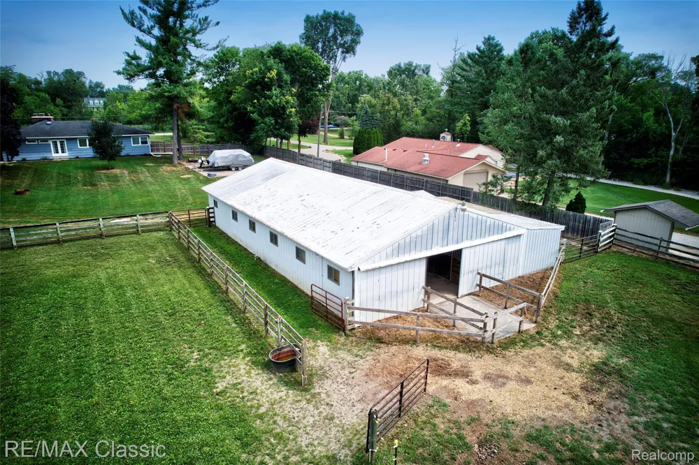 10268 7 Mile Road Salem Township, MI 48167