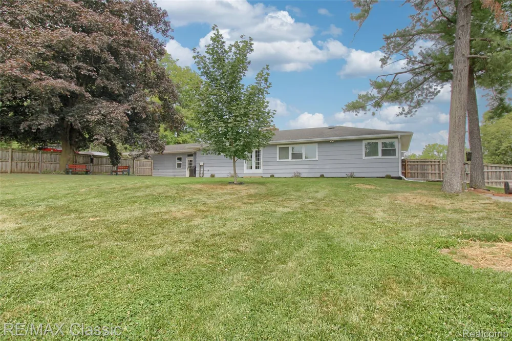 10268 7 Mile Road Salem Township, MI 48167