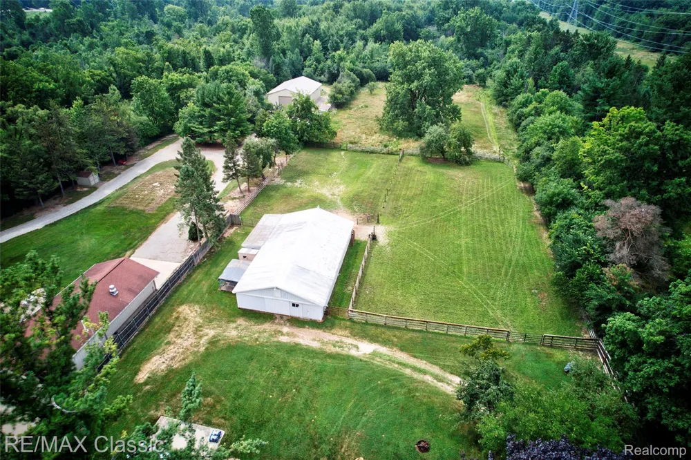 10268 7 Mile Road Salem Township, MI 48167