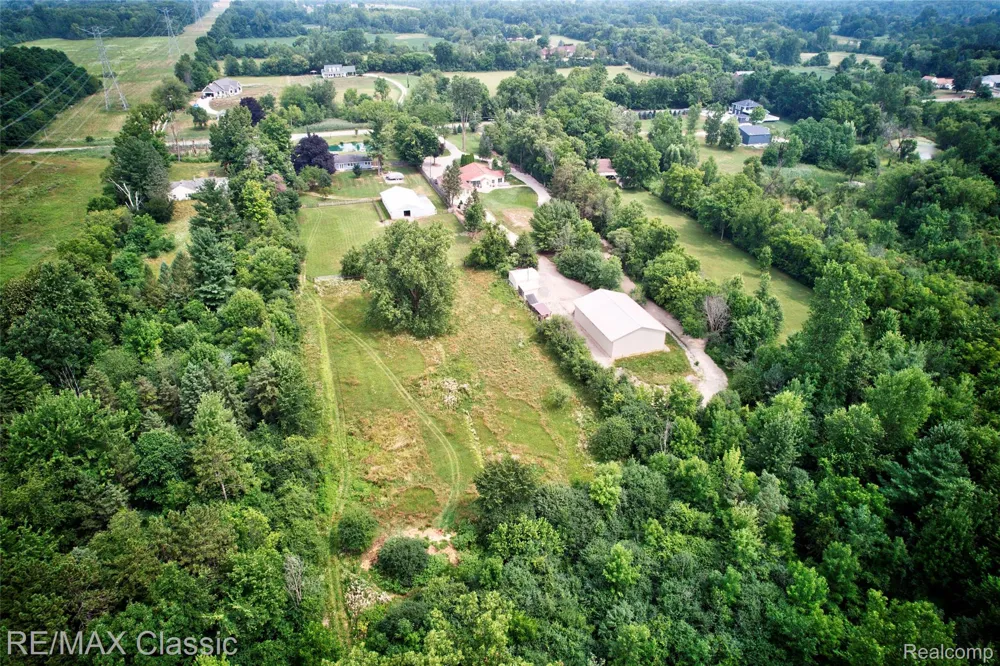 10268 7 Mile Road Salem Township, MI 48167