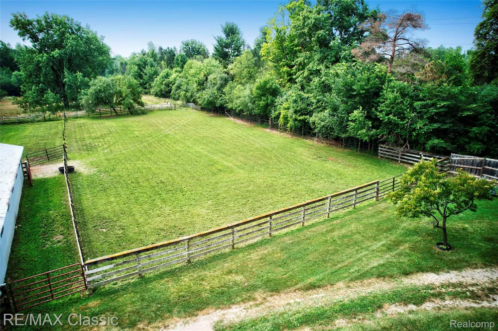 10268 7 Mile Road Salem Township, MI 48167