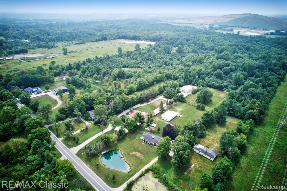 10268 7 Mile Road Salem Township, MI 48167