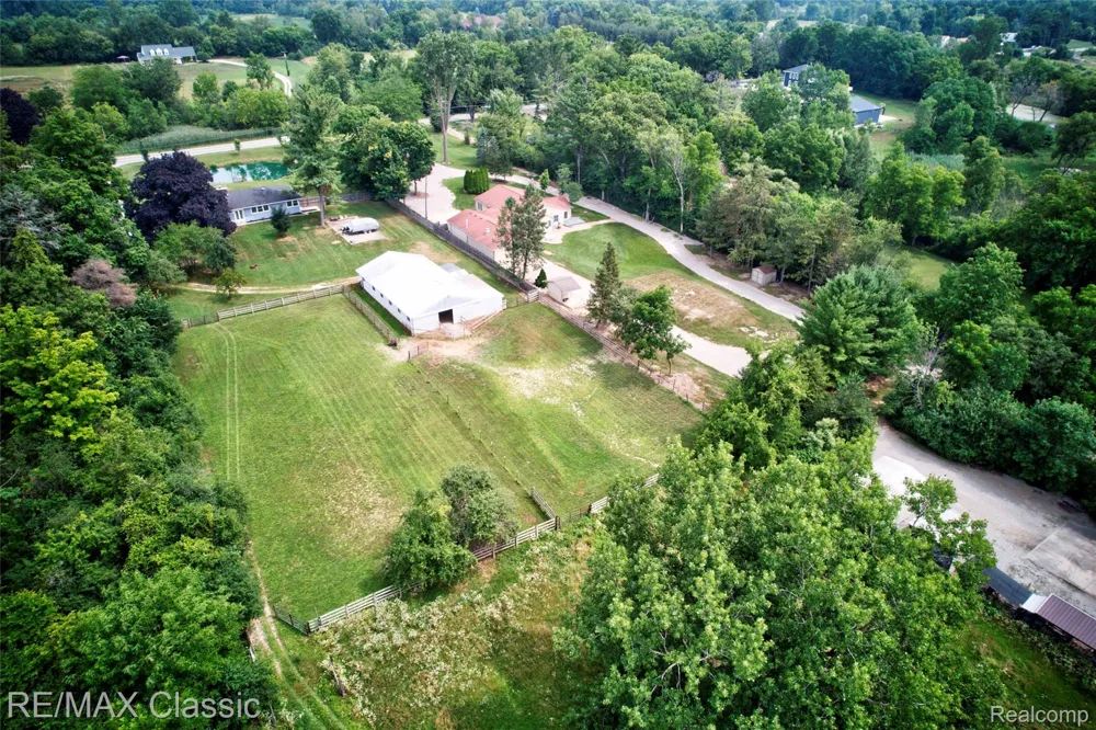 10268 7 Mile Road Salem Township, MI 48167