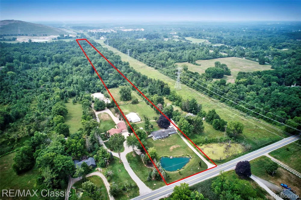 10268 7 Mile Road Salem Township, MI 48167