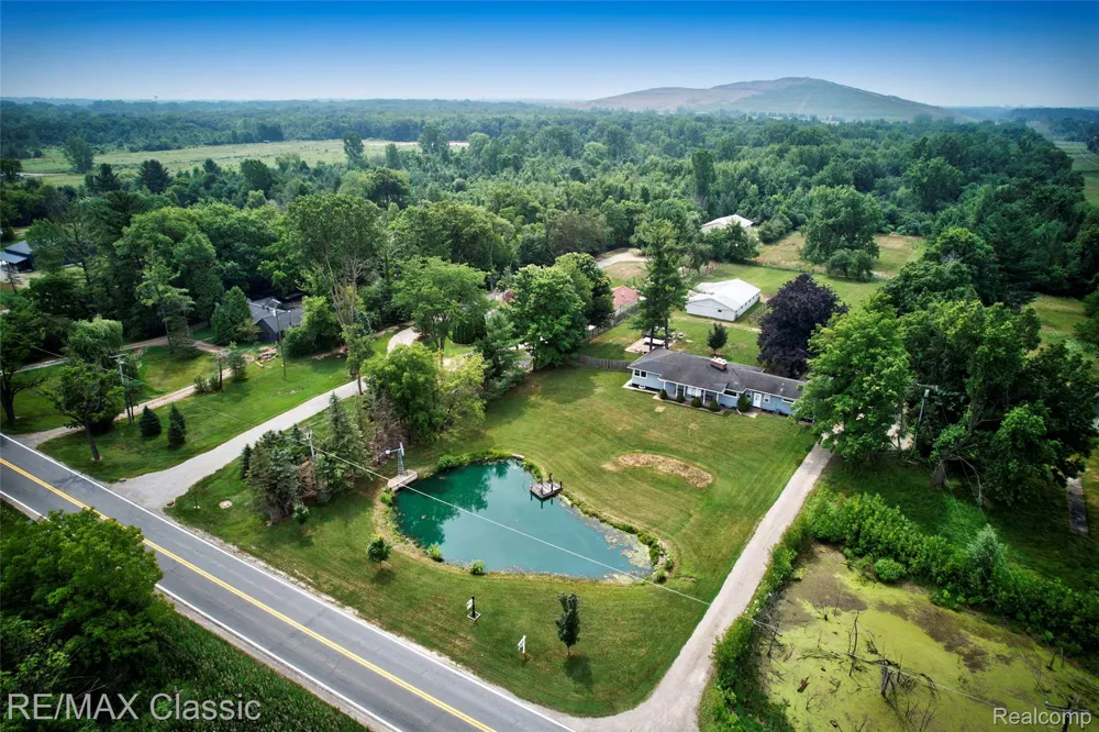 10268 7 Mile Road Salem Township, MI 48167