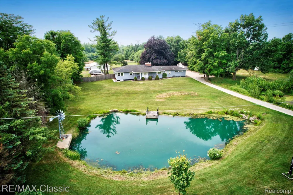 10268 7 Mile Road Salem Township, MI 48167