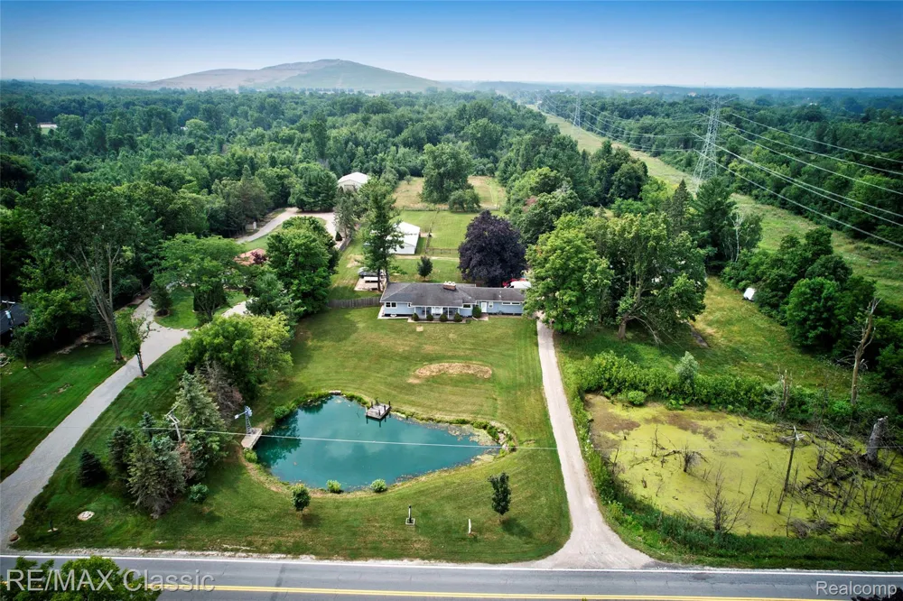 10268 7 Mile Road Salem Township, MI 48167