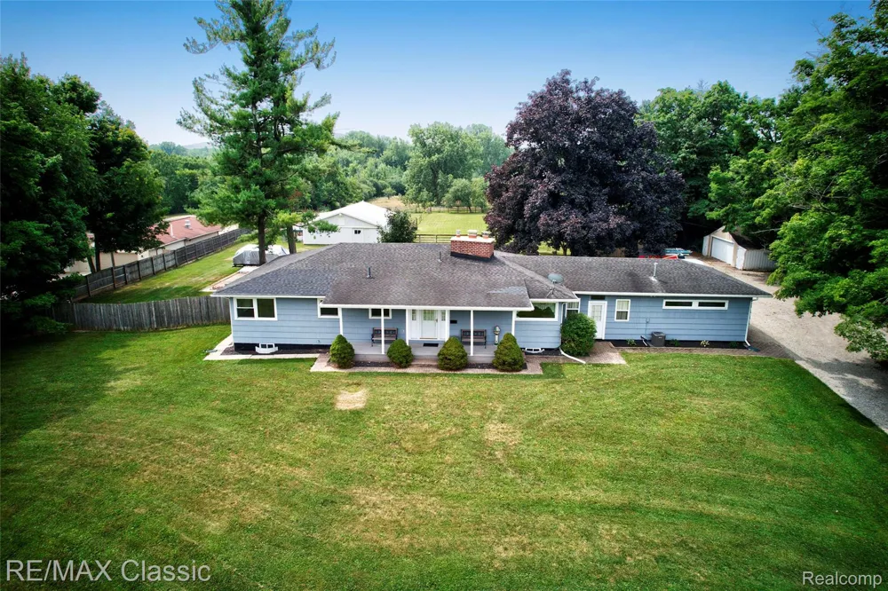 10268 7 Mile Road Salem Township, MI 48167