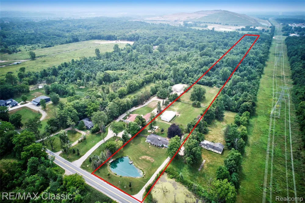 10268 7 Mile Road Salem Township, MI 48167