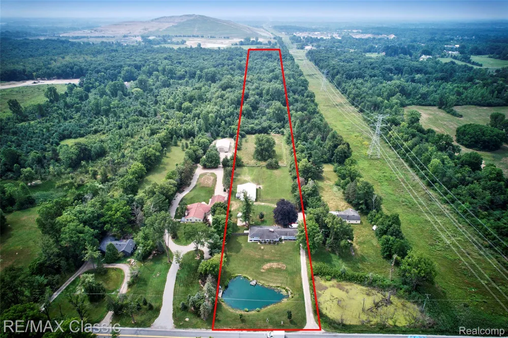 10268 7 Mile Road Salem Township, MI 48167