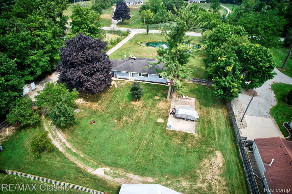 10268 7 Mile Road Salem Township, MI 48167