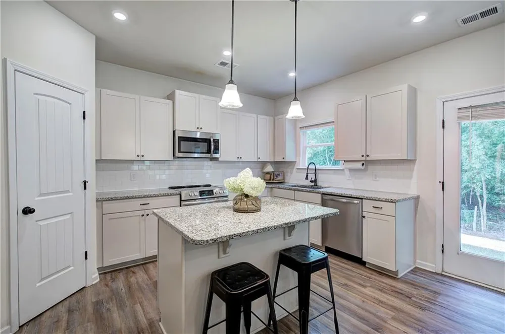 33 Thacker Trail Adairsville, GA 30103
