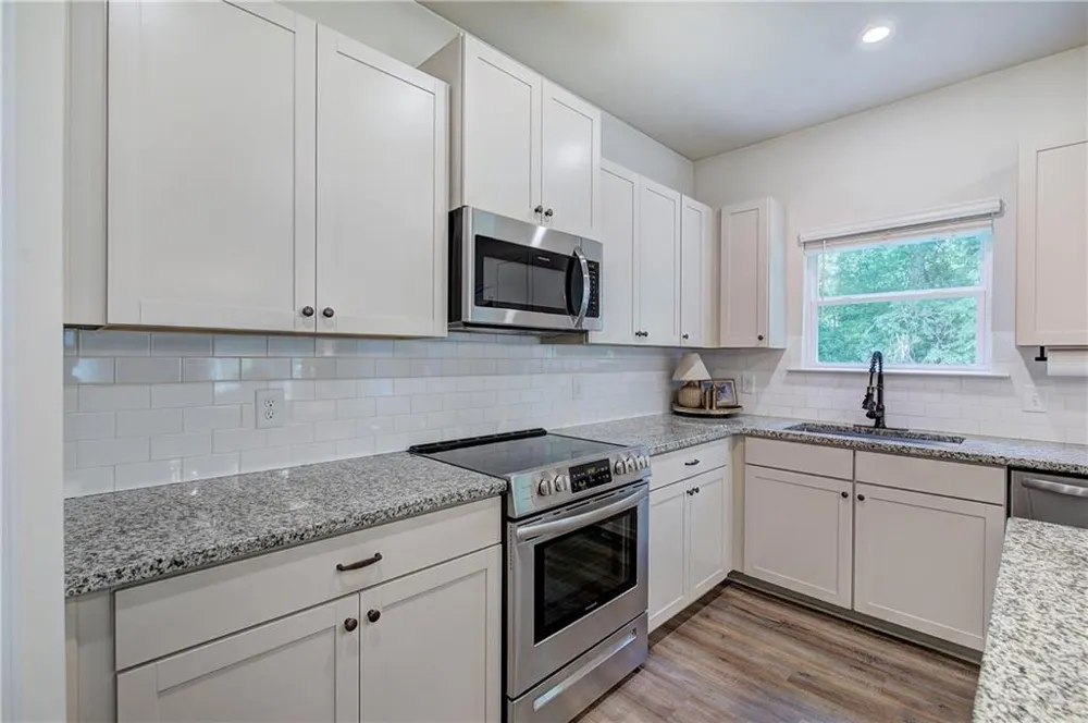 33 Thacker Trail Adairsville, GA 30103