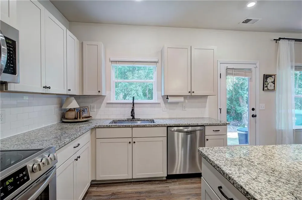 33 Thacker Trail Adairsville, GA 30103
