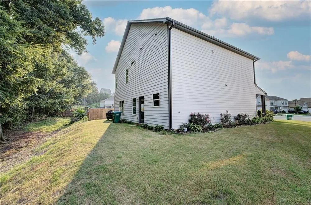 33 Thacker Trail Adairsville, GA 30103