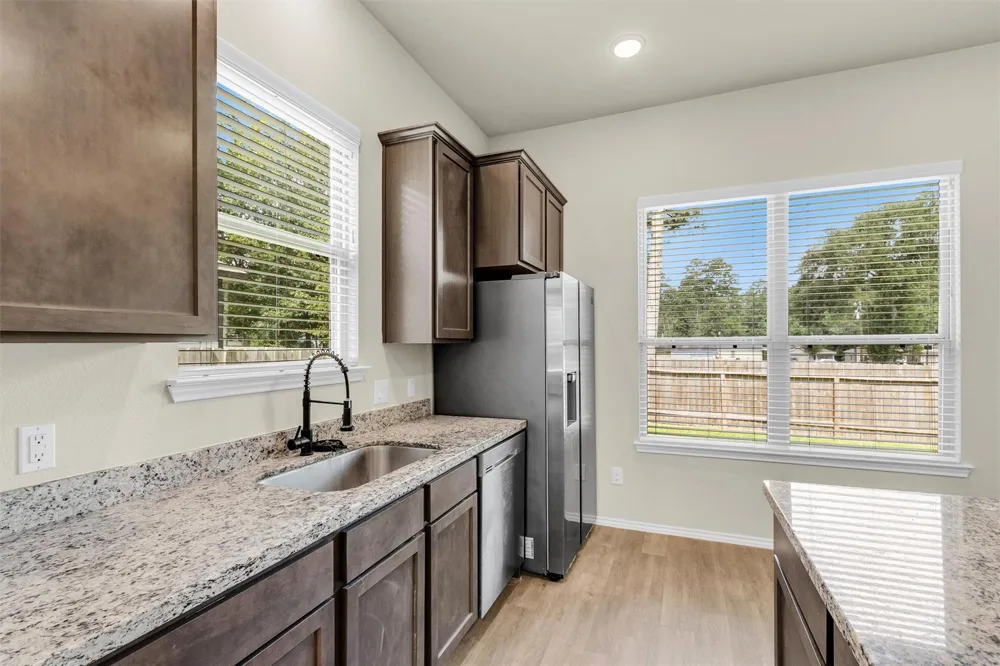 910 Cherokee Drive Montgomery, TX 77316