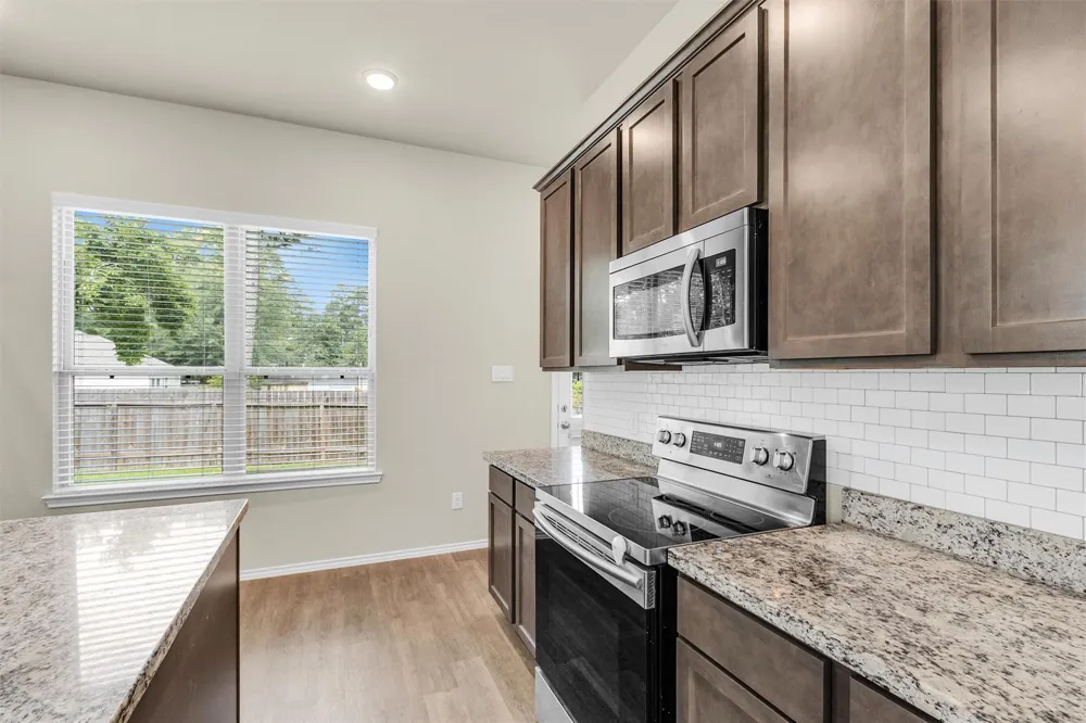 910 Cherokee Drive Montgomery, TX 77316