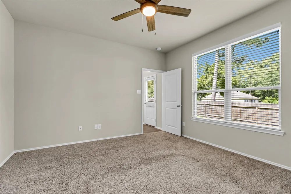 910 Cherokee Drive Montgomery, TX 77316