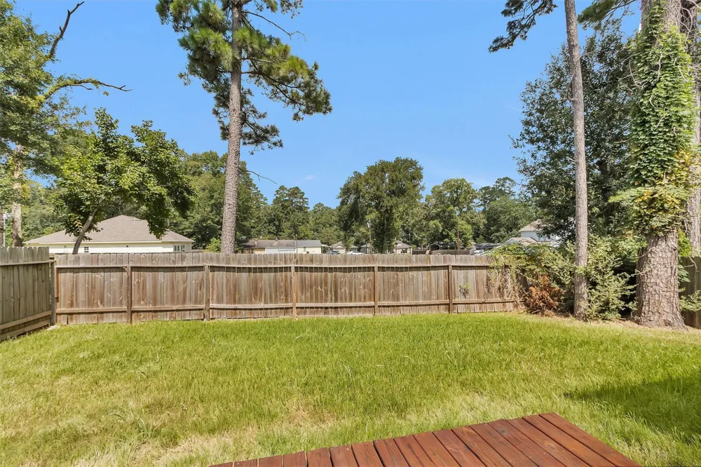 910 Cherokee Drive Montgomery, TX 77316