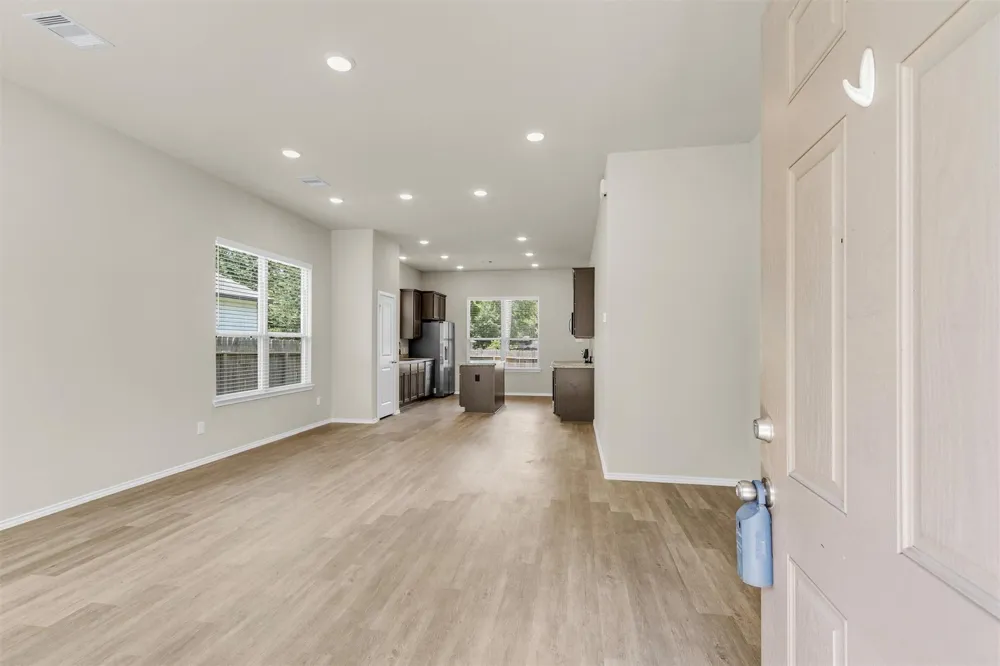 910 Cherokee Drive Montgomery, TX 77316