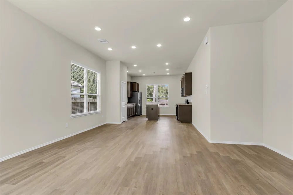 910 Cherokee Drive Montgomery, TX 77316