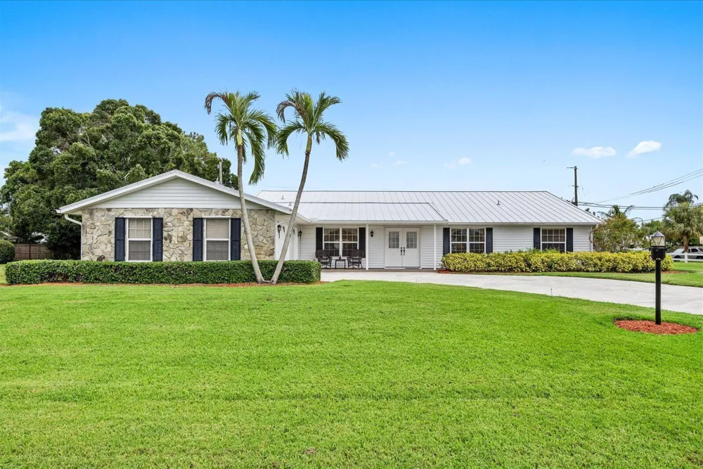 2375 NW Cove View Stuart, FL 34994