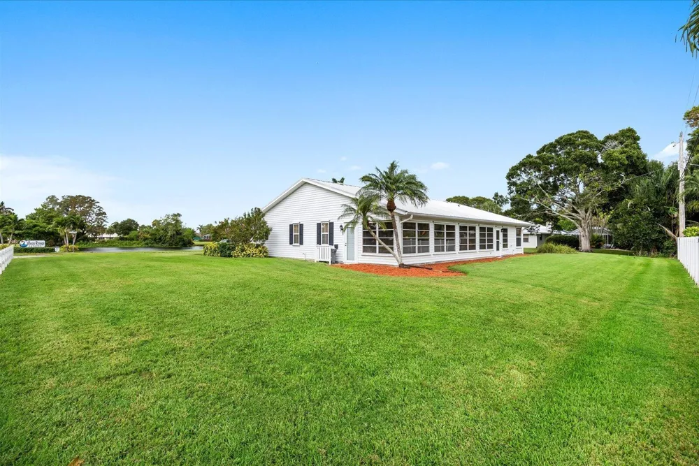 2375 NW Cove View Stuart, FL 34994