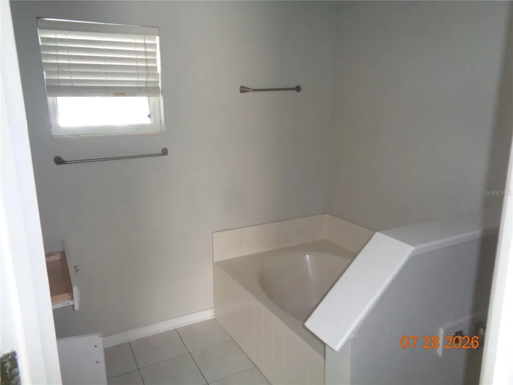 2610 GROVELAND AVENUE Deltona, FL 32725
