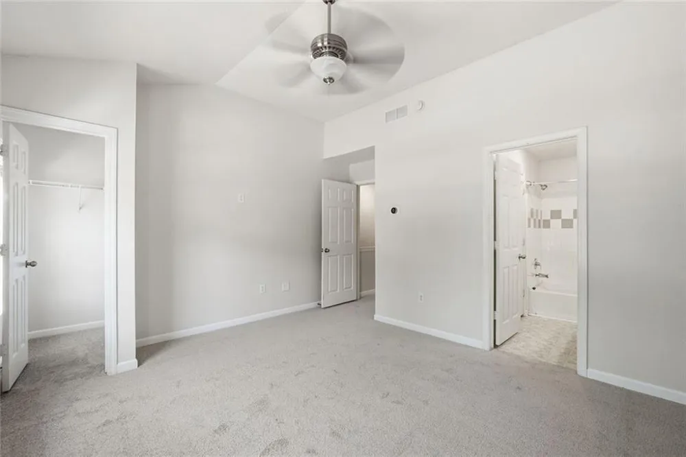 2086 Del Lago Circle Kennesaw, GA 30152