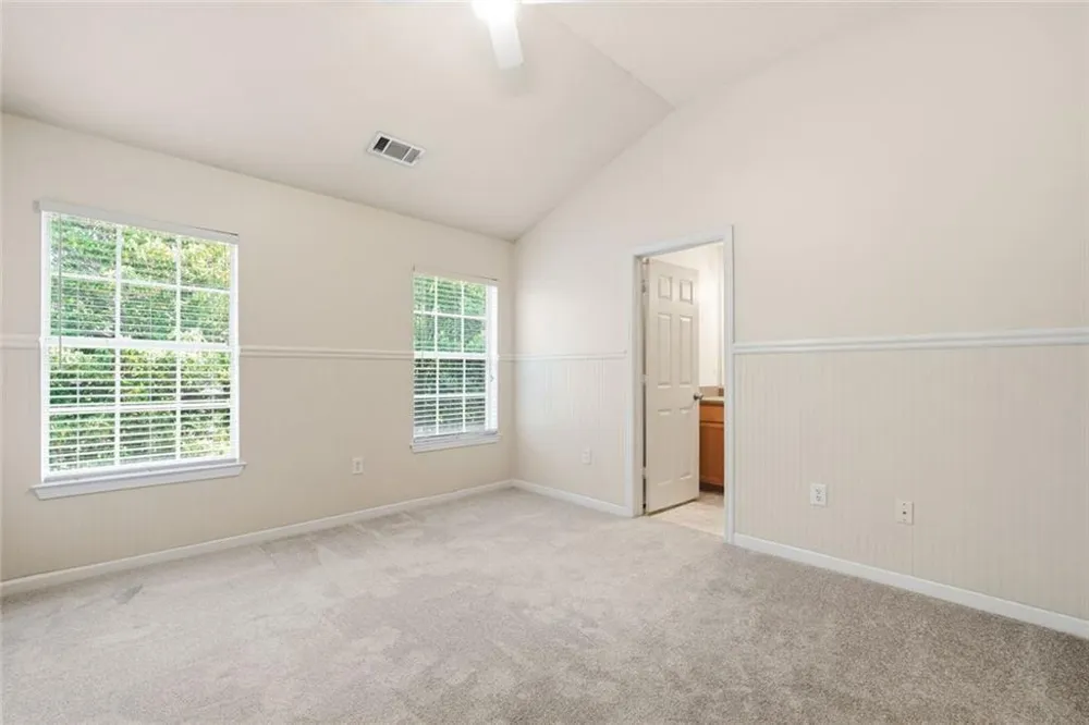2086 Del Lago Circle Kennesaw, GA 30152
