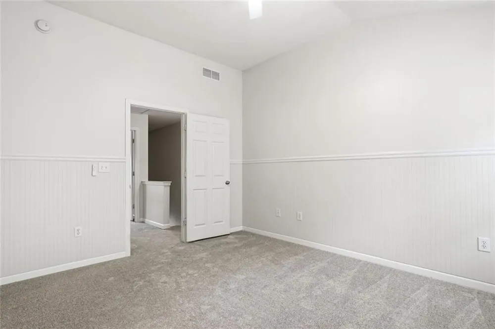 2086 Del Lago Circle Kennesaw, GA 30152