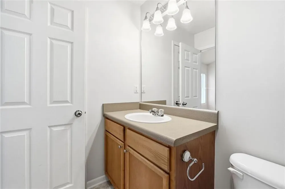 2086 Del Lago Circle Kennesaw, GA 30152