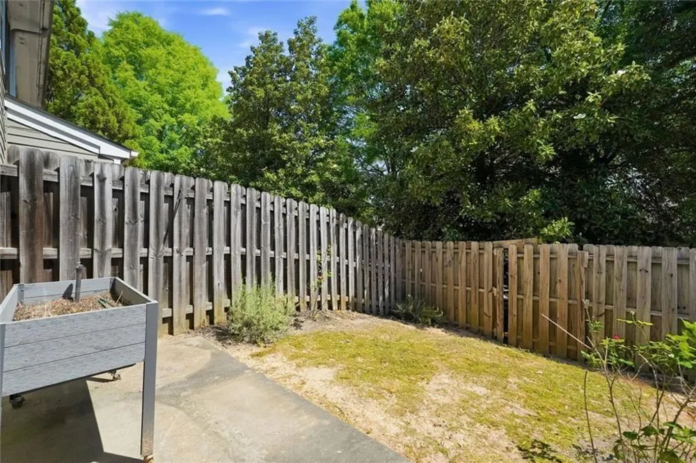 2086 Del Lago Circle Kennesaw, GA 30152