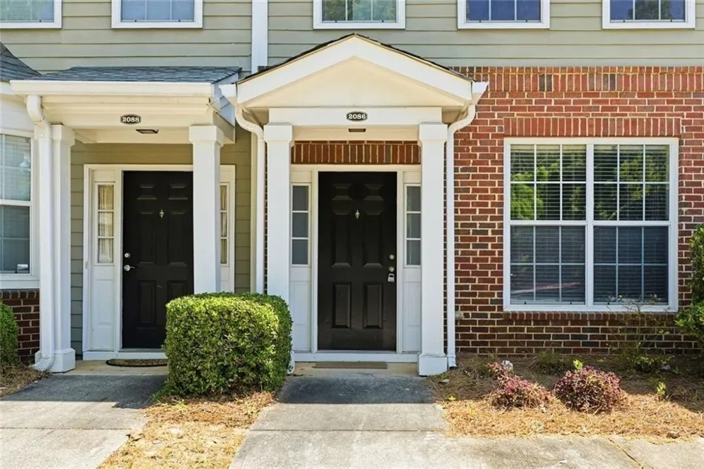 2086 Del Lago Circle Kennesaw, GA 30152